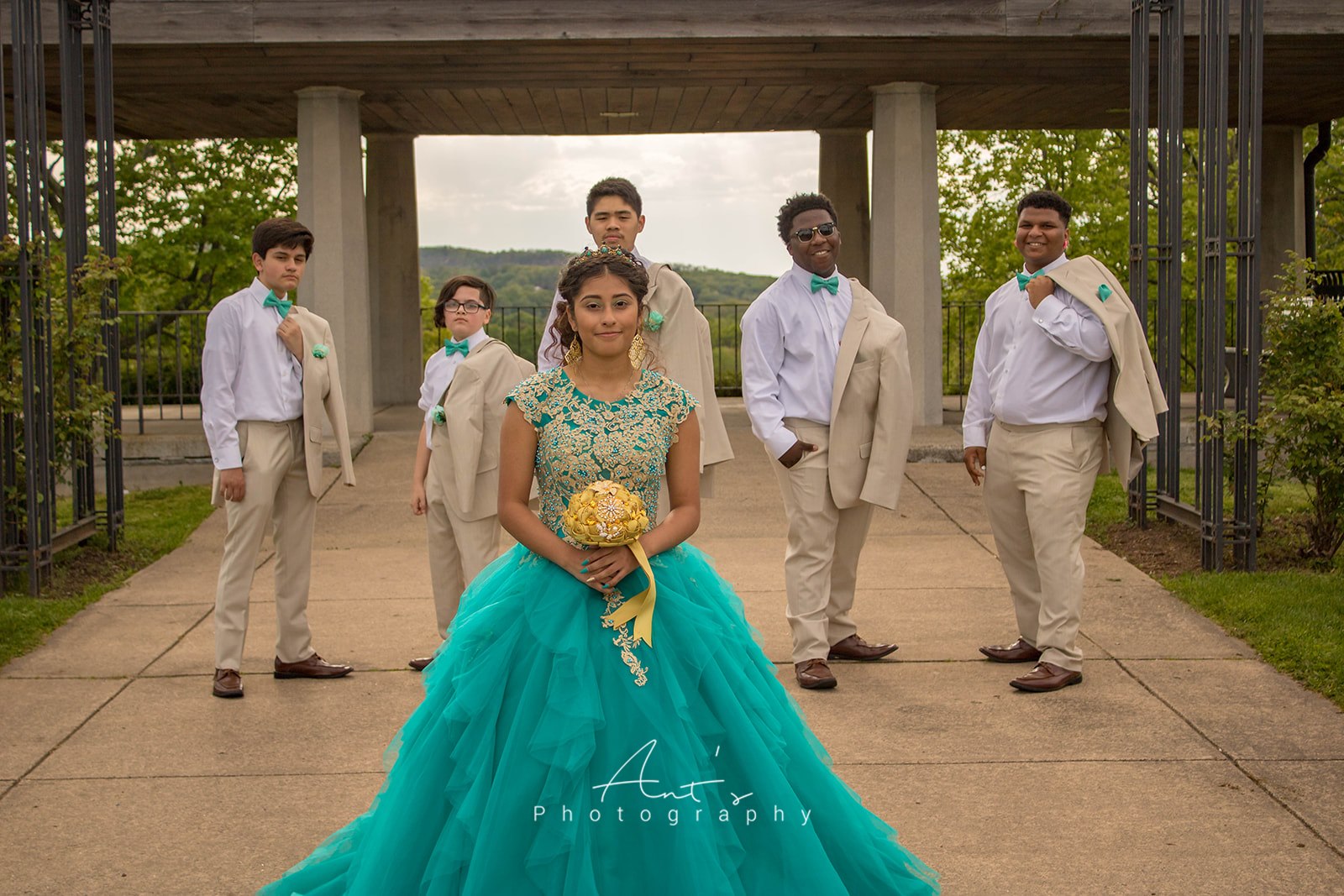 Quincea&ntilde;era portrait